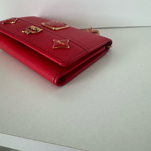 MCM Red 6 Ring Key Case Holder with charms and COA - Picture 9 of 12